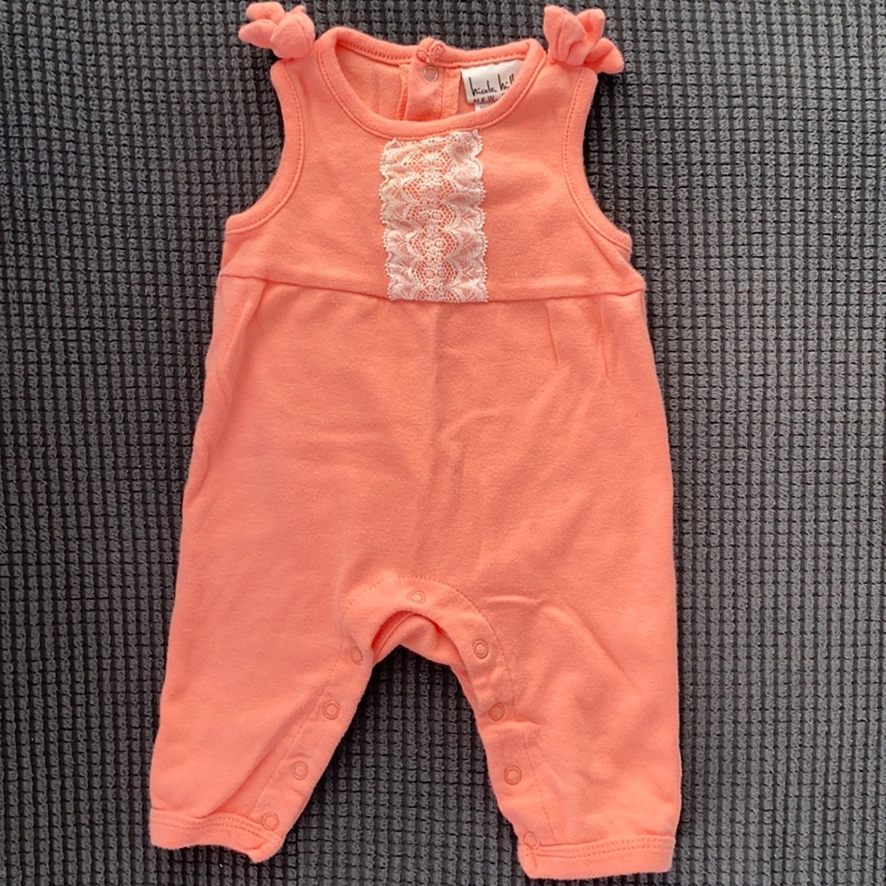 Nicole Miller Orange sherbet color onesie with lace accent - 6mo - EUC